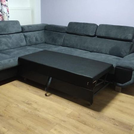 3 Bed House In Walsall, Perfect For Contractors & Leisure & Free Parking Exterior foto